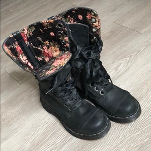 Floral Dr. martens